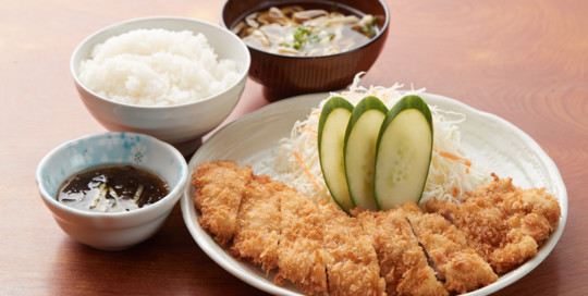 沖縄そば屋のチキンカツ定食